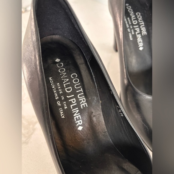 Donald J. Pliner Black Heels Classic Elegance - Picture 11 of 12